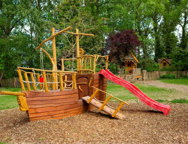 Au Pied du Frêne - Bateau Pirates pour Enfants