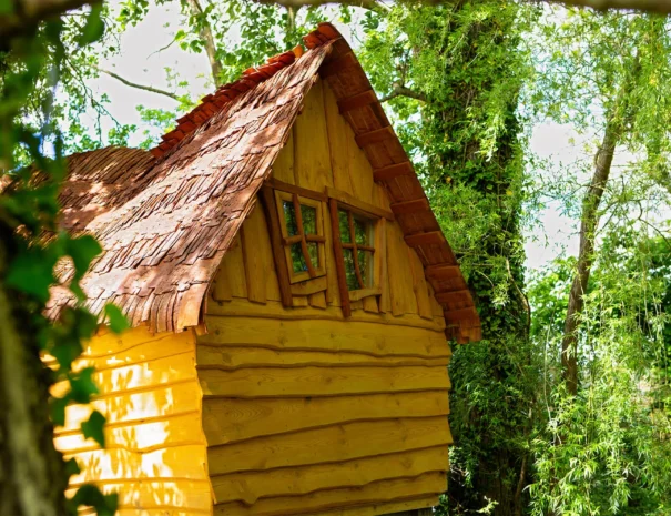 Au Pied du Frêne - Façade cabane